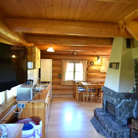 Дом отдыха Wooden House In Kopalino Near Wild Beaches